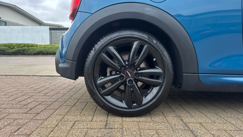 MINI Hatchback 1.5 Cooper Sport 3dr Auto Petrol Hatchback